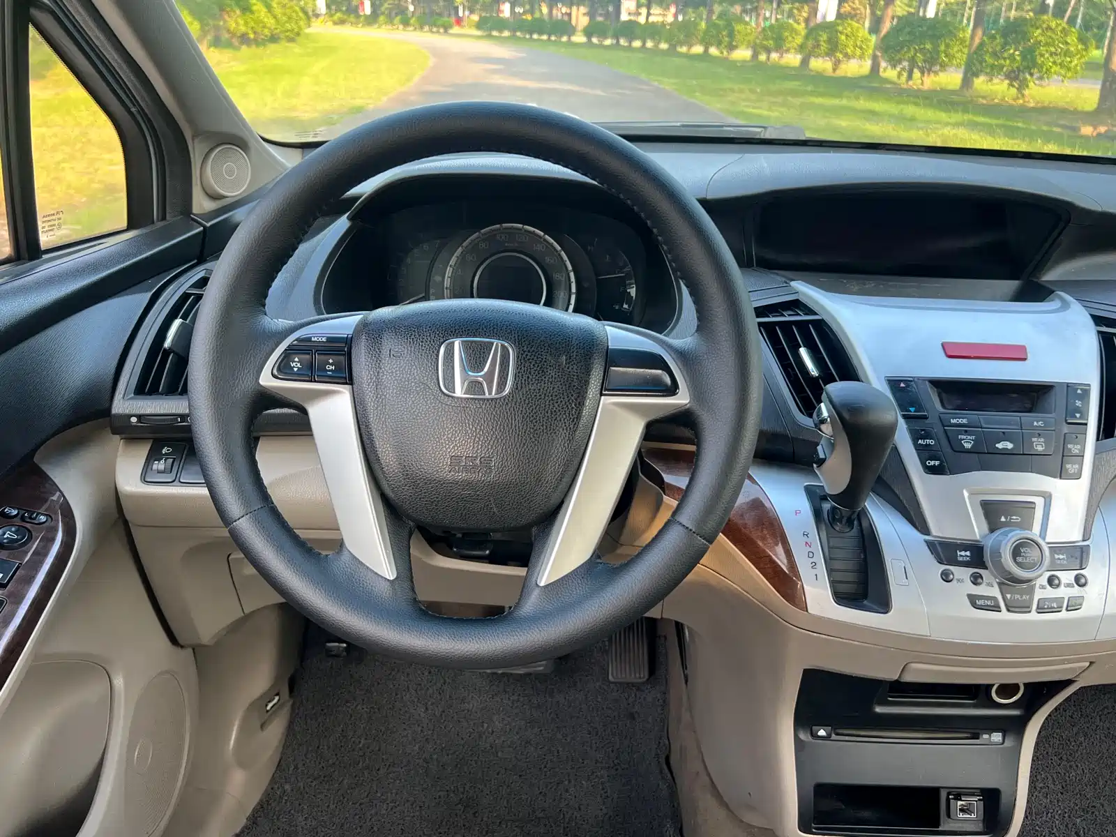 Photo 13 - Honda Odyssey