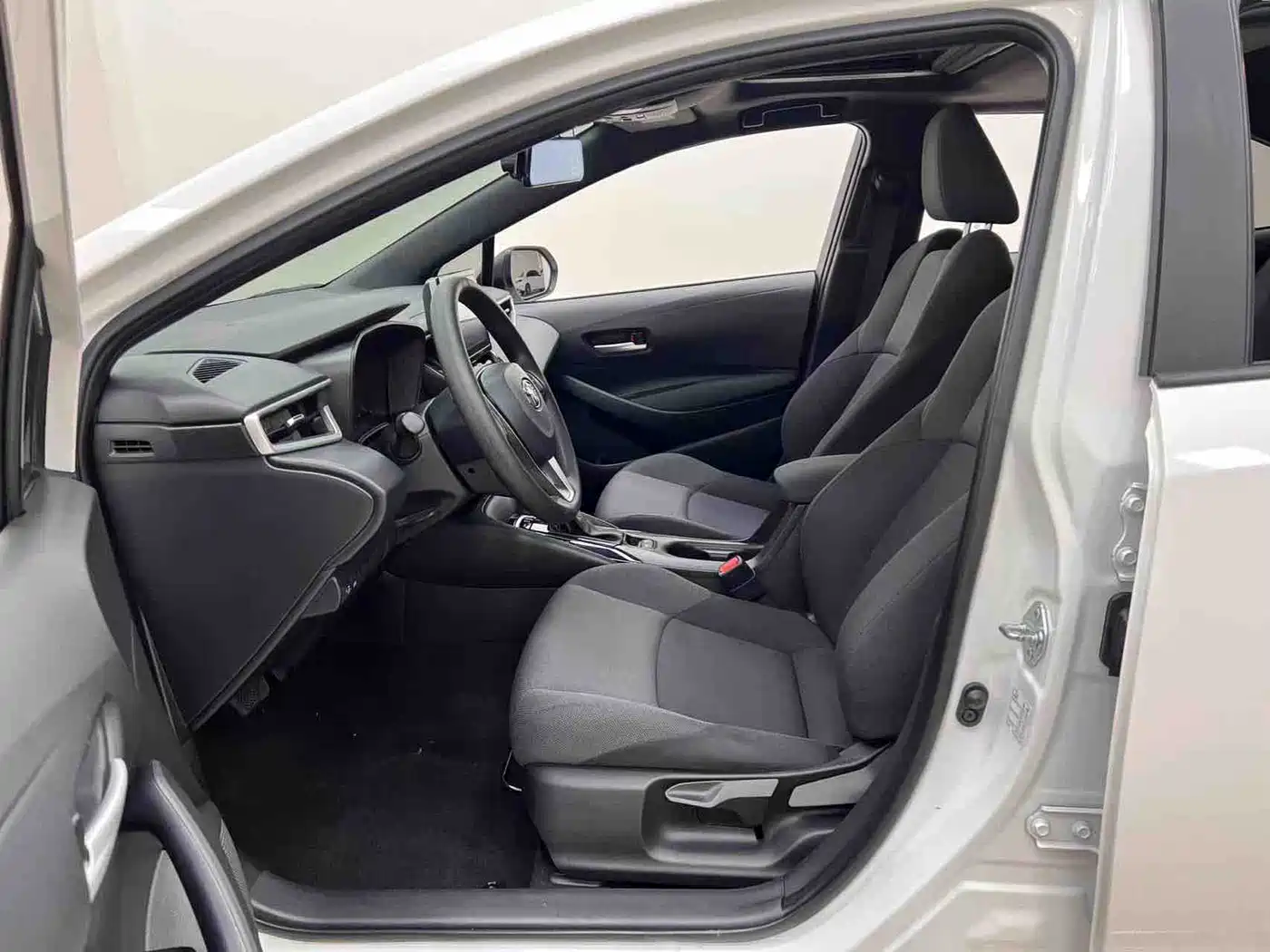 Toyota Levin 2022 185T CVT Luxury Edition фото 7