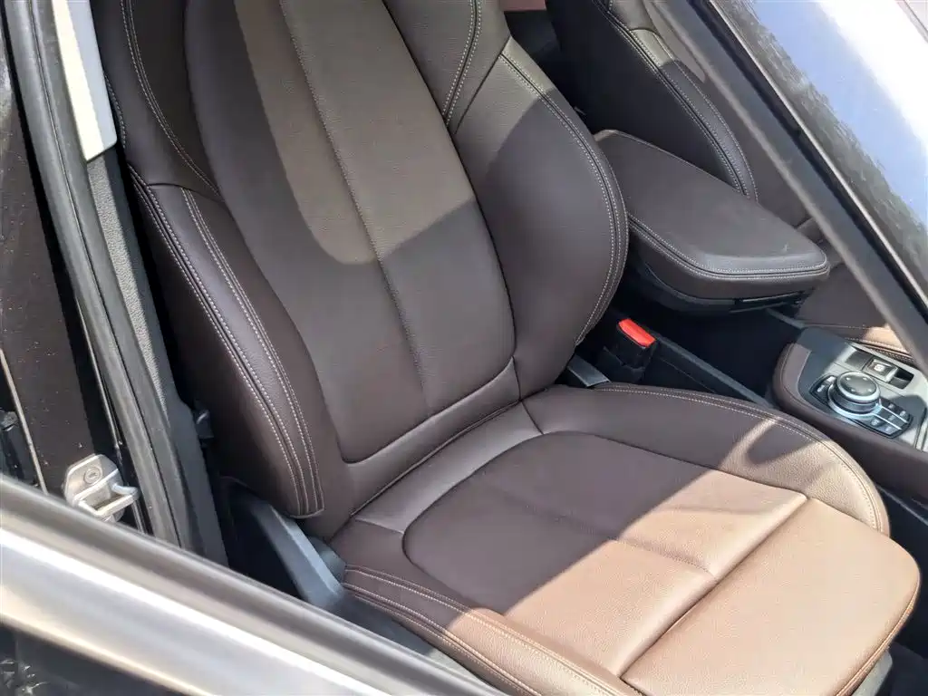 BMW X1 2022 sDrive25Li Leading фото 16