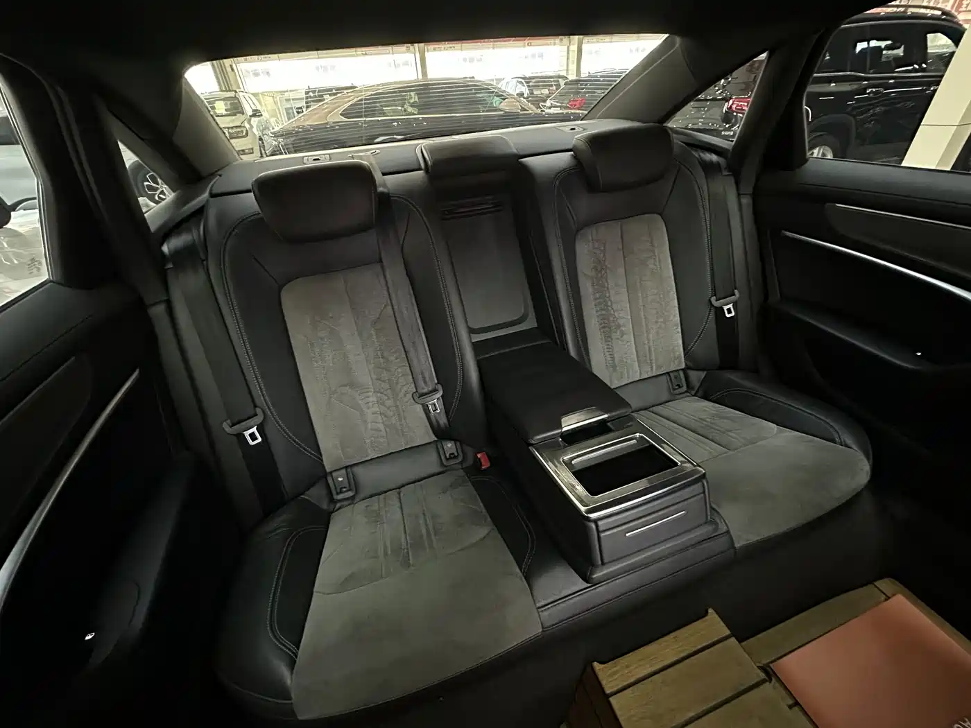 Audi A6L 2021 40 TFSI Luxury Sport фото 18