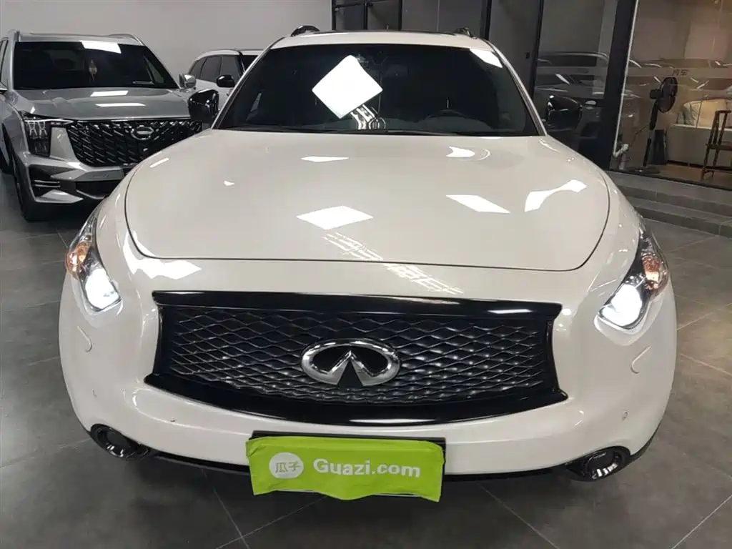 Infiniti QX70 2018 2015 Model 3.7L Shadow Edition
