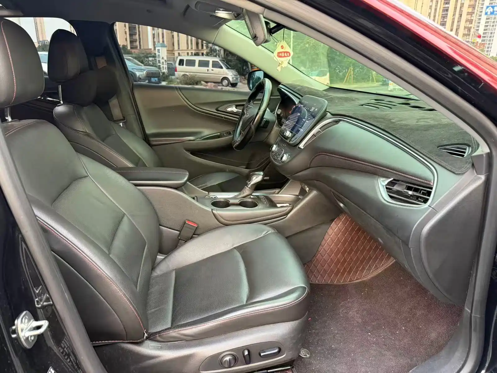 Photo 8 - Chevrolet Malibu XL