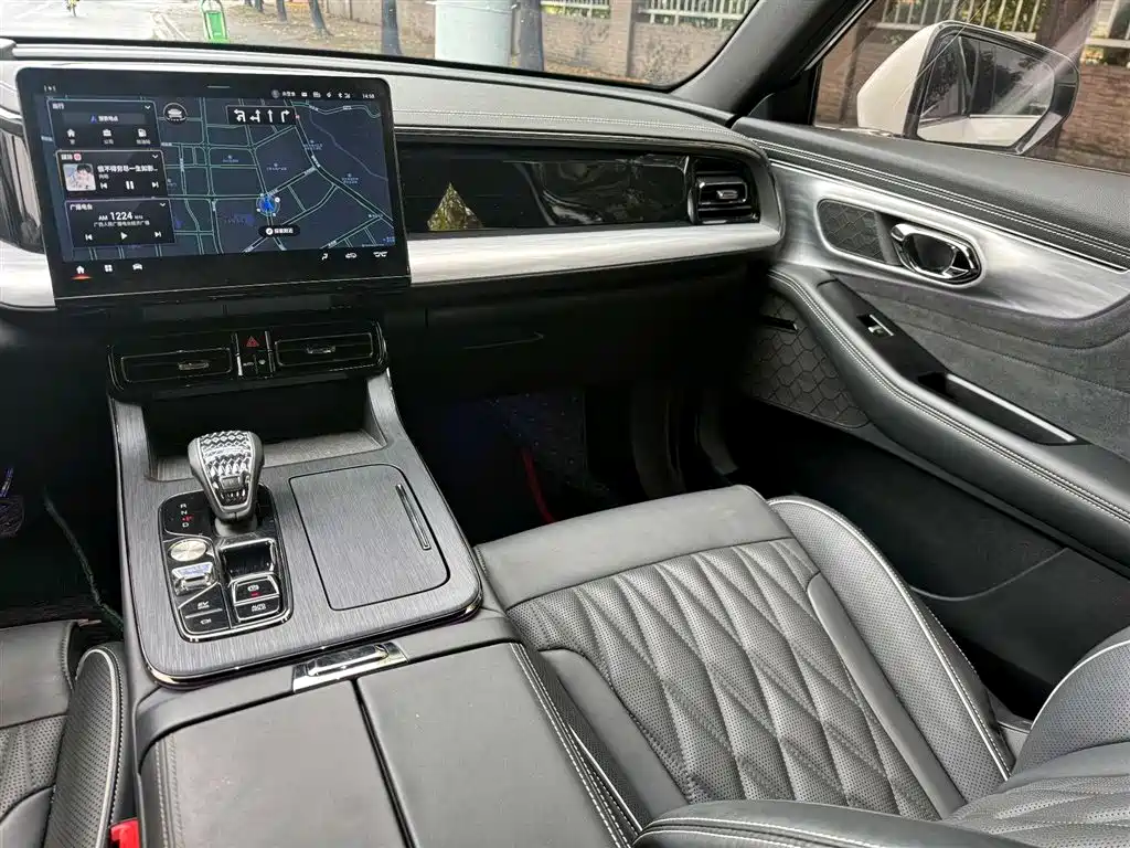 GAC Trumpchi Trumpchi GS8 2022 Dual Engine Series 2.0TM 2WD Premium Edition (6-Seater) фото 3