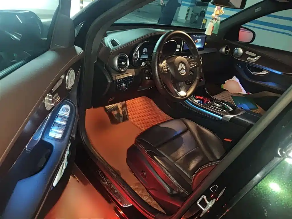 Mercedes-Benz GLC 2017 GLC 300 4MATIC Dynamic фото 14