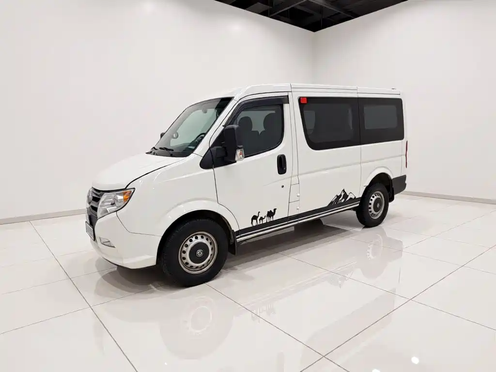 Dongfeng Yufeng Yufeng 2020 2020 2.3T Economy Logistics Vehicle Short Wheelbase Low Roof 5-9 Seats WP2.3