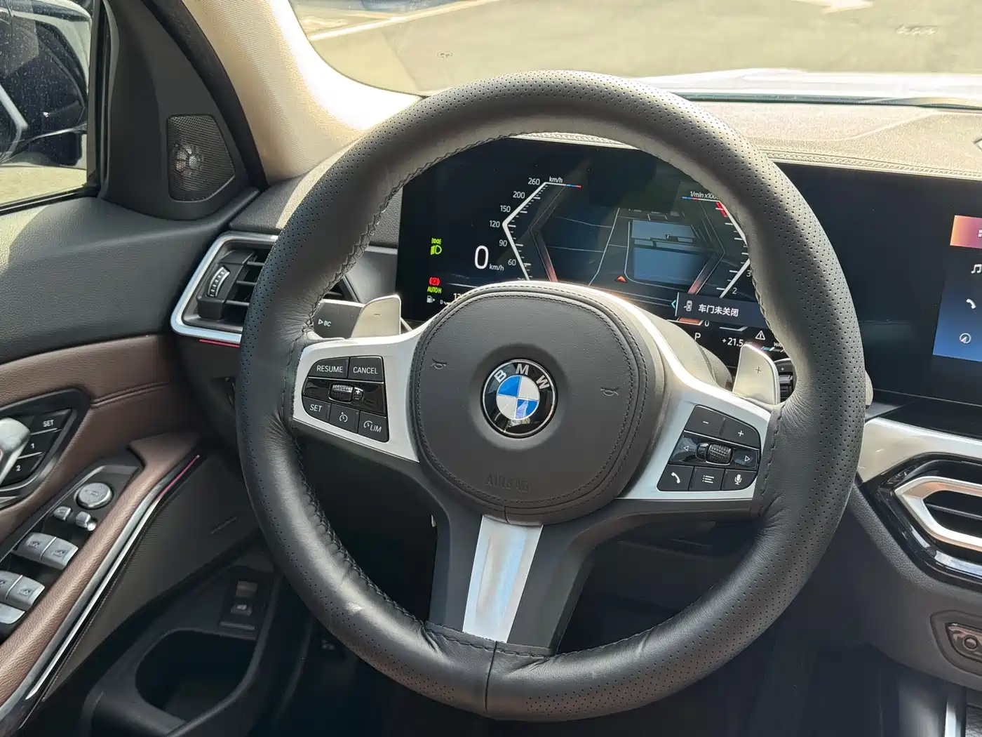 BMW 3 Series 2023 325Li M Sport Black Night Package фото 13