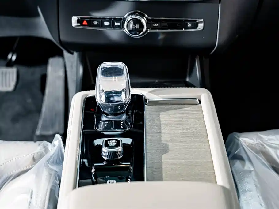 VOLVO XC90 PLUG IN HYBRID