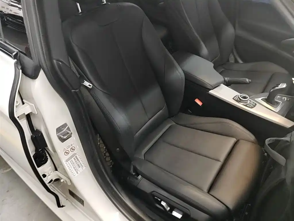 BMW 3 Series GT 2018 320i M Sport фото 20