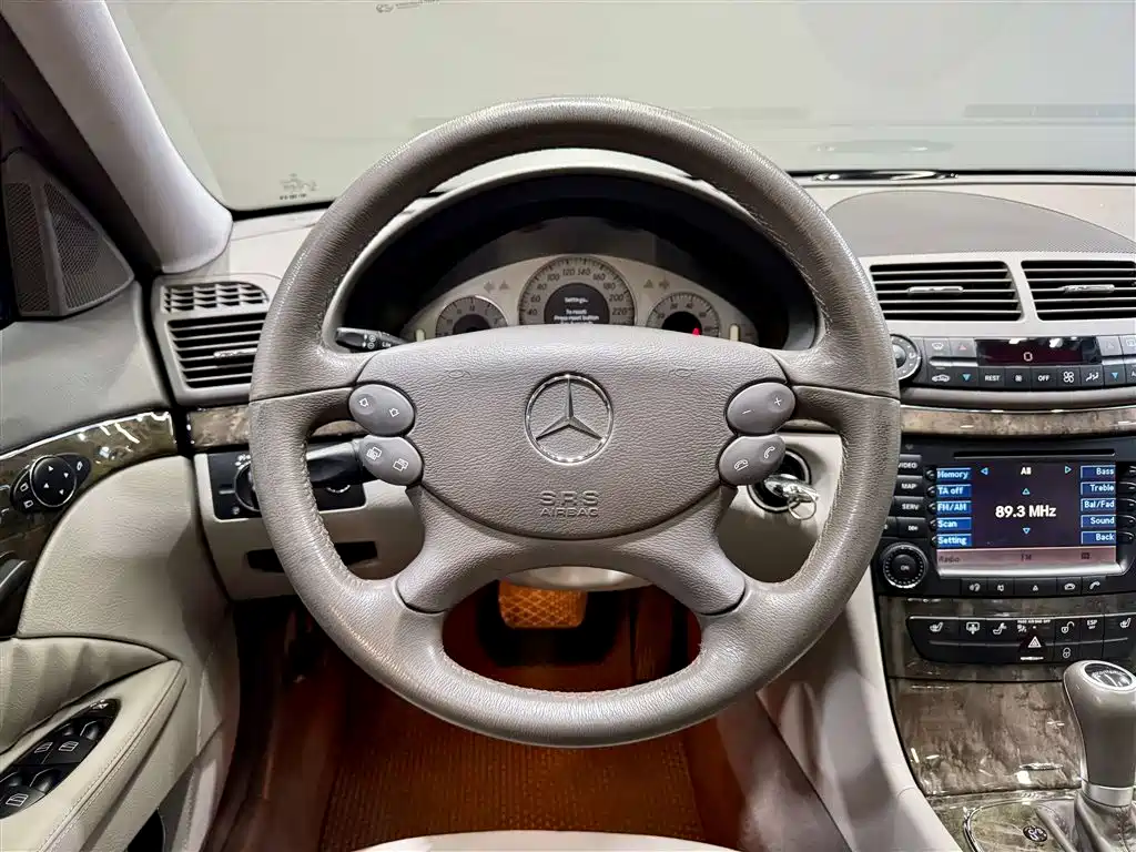Mercedes-Benz E-Class 2007 E 350 Fashion фото 24