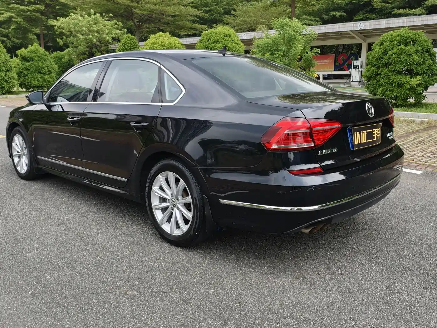 صورة 15 - Volkswagen Passat