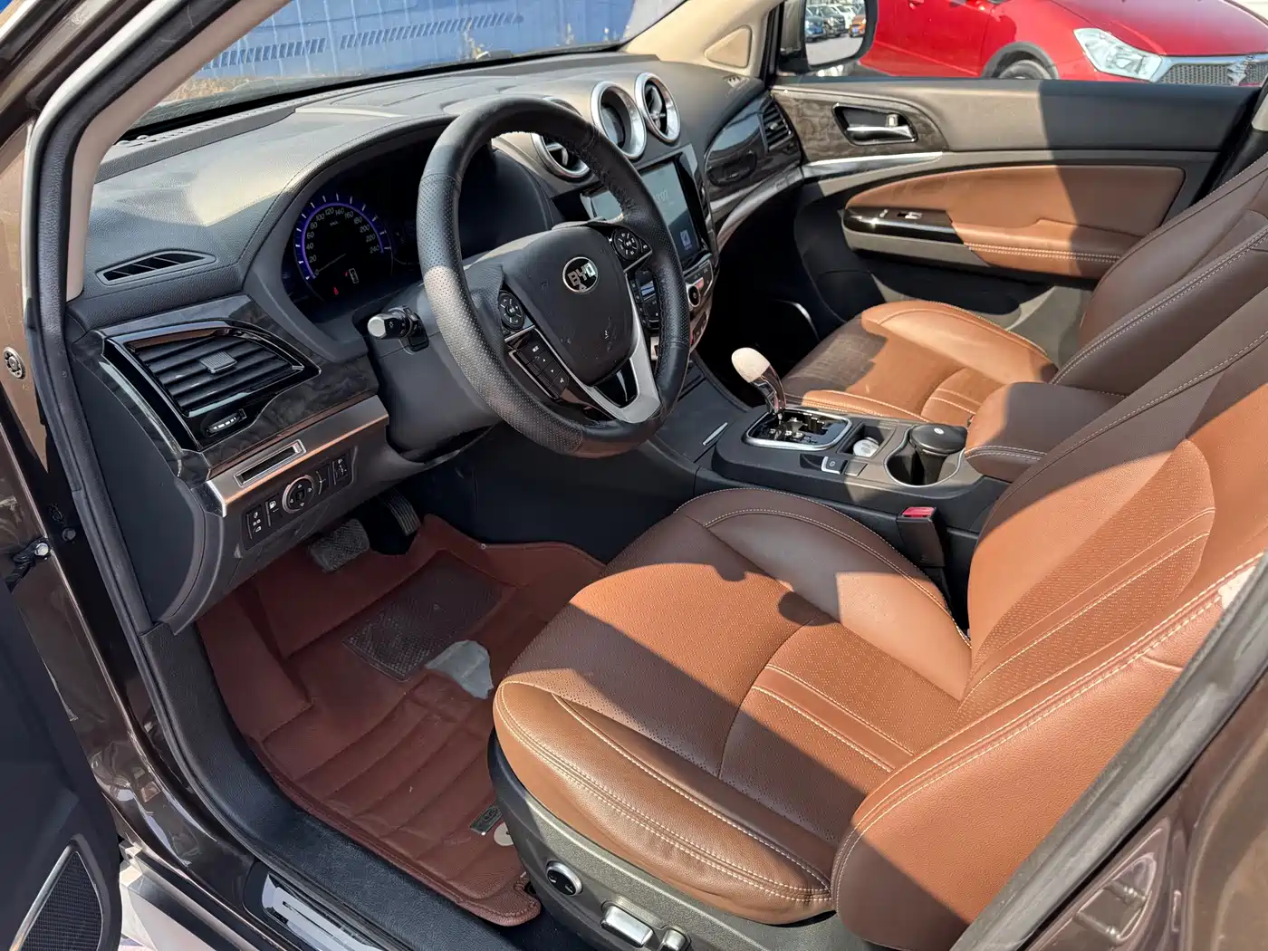 BYD S7 2016 2.0T Automatic Premium Model фото 9
