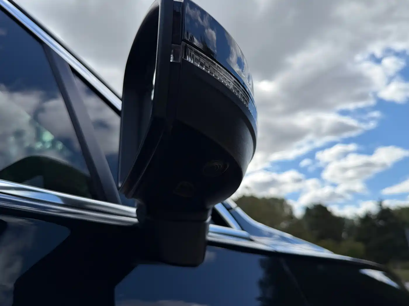 Volkswagen Touareg 2021 2021 3.0TSI R-Line Classic Sport Package