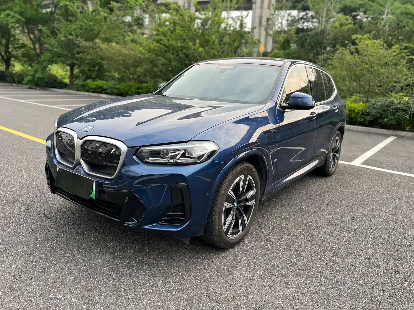 BMW iX3 2022 Leading Edition