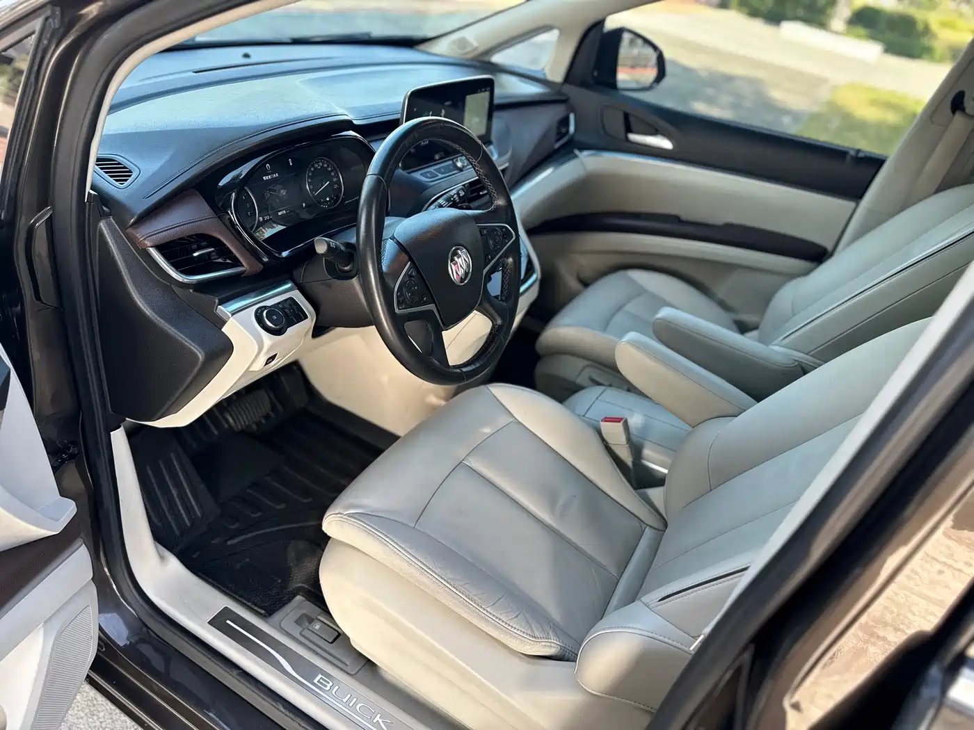 Buick GL8 2020 Land Business Class 652T Premium фото 8