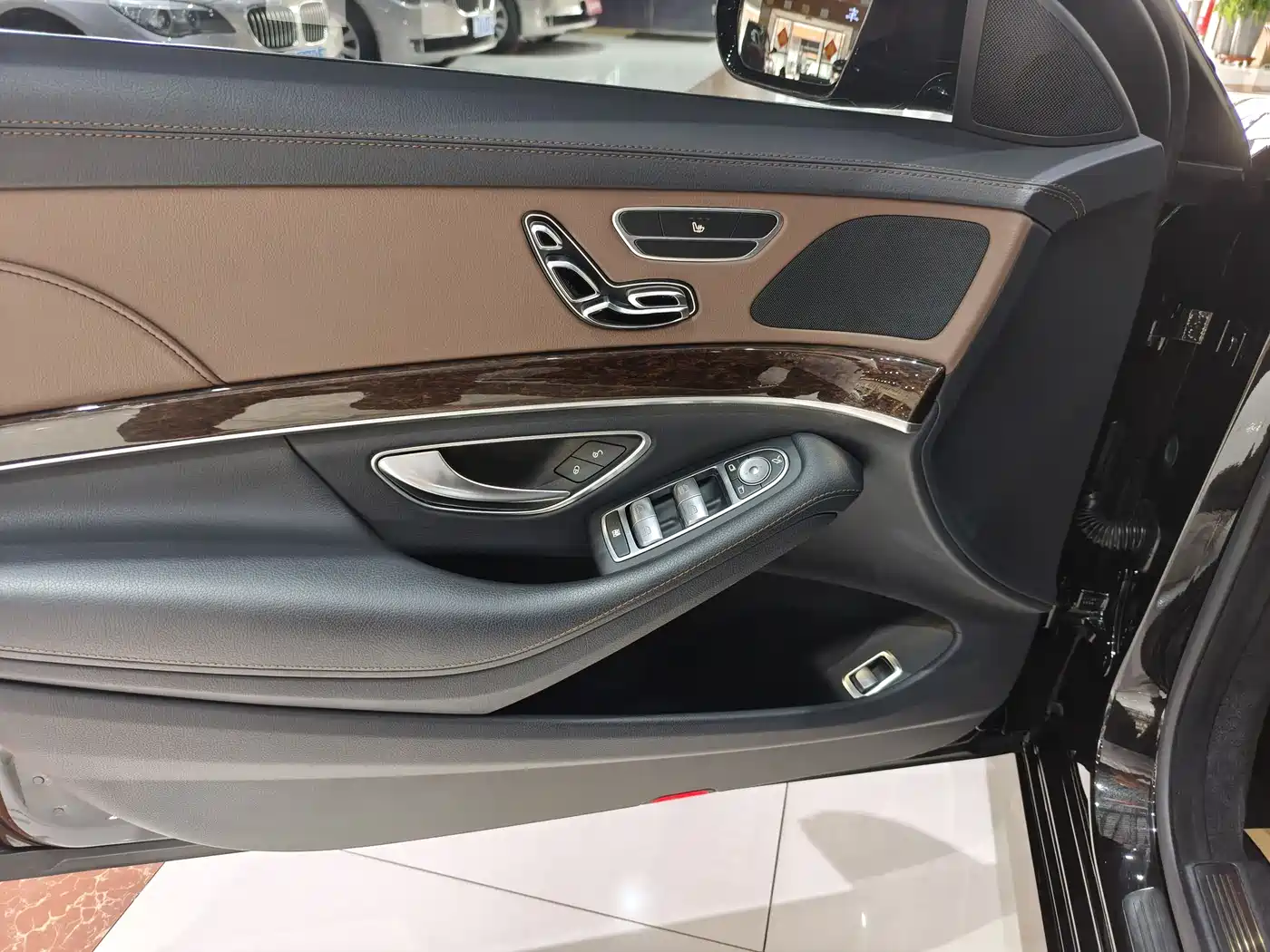 Mercedes-Benz S-Class 2014 S 320 L Business фото 3