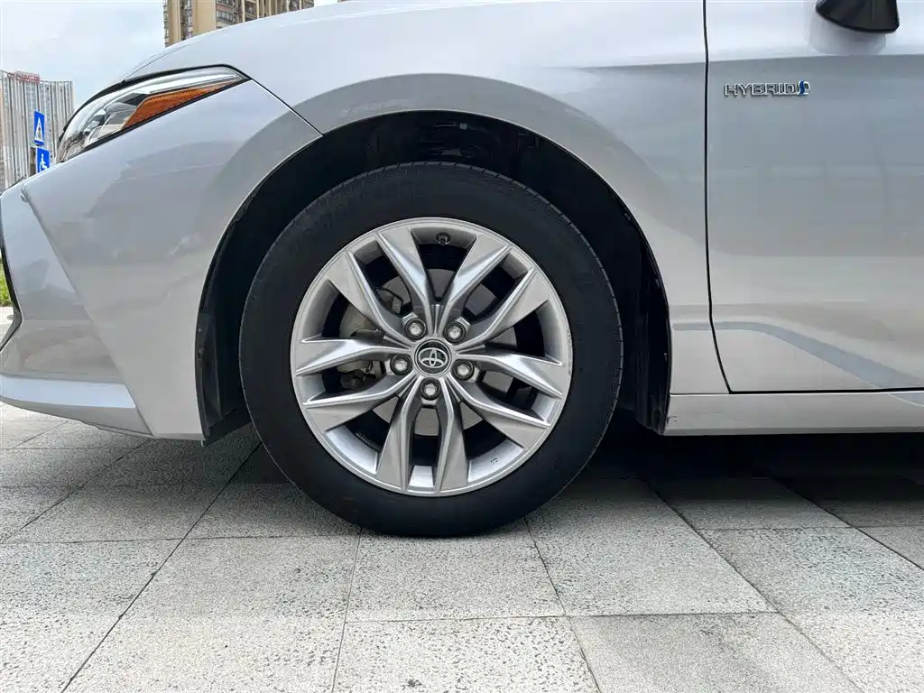 Toyota Avalon 2019 Hybrid 2.5L Luxury Edition China V фото 10