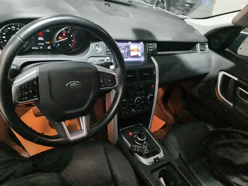 Land Rover Discovery Sport 2018 240PS SE Edition фото 10