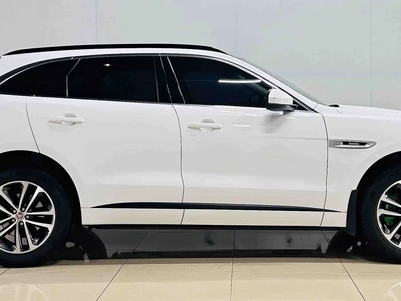 JAGUAR F PACE