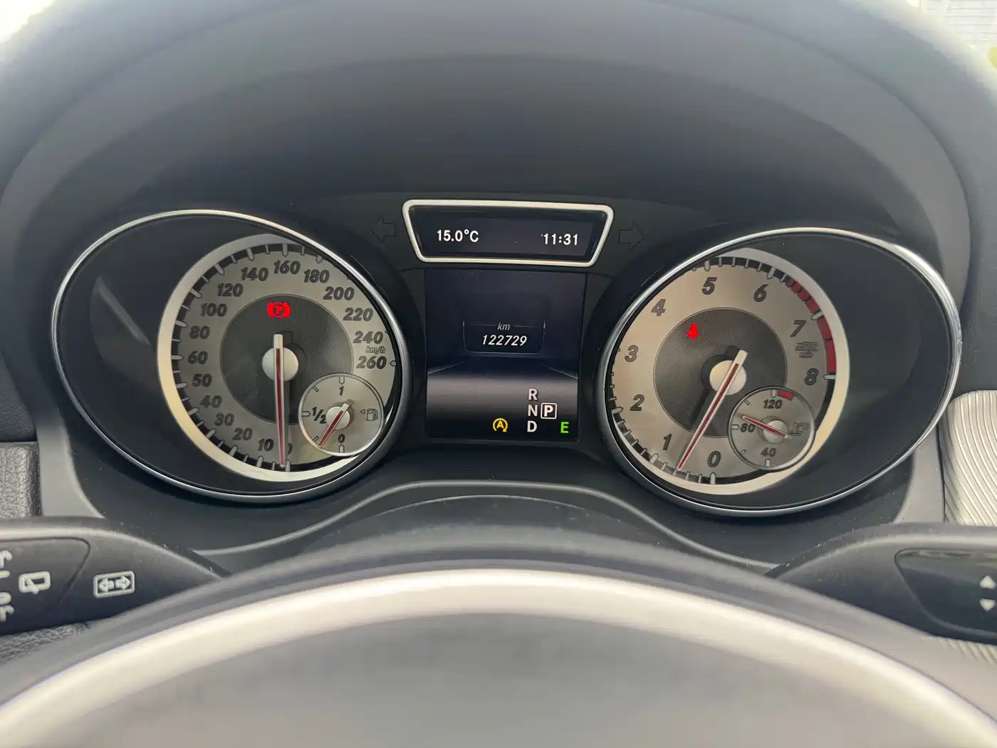 Mercedes-Benz GLA 2015 GLA 220 4MATIC Fashion Edition фото 17
