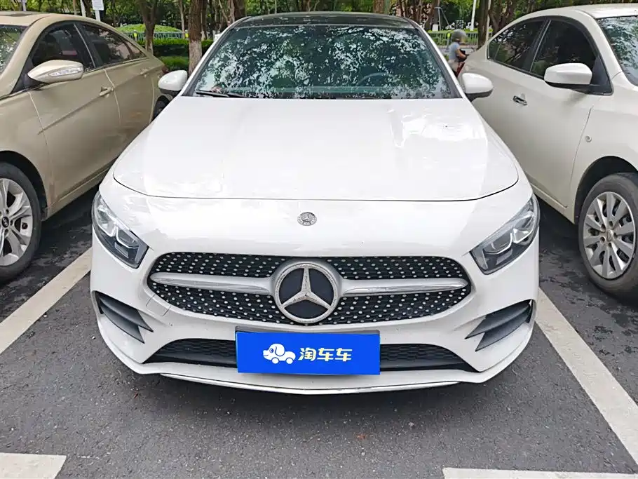 Mercedes-Benz A-Class 2021 A 200 L Sport Sedan Fashion Edition фото 2