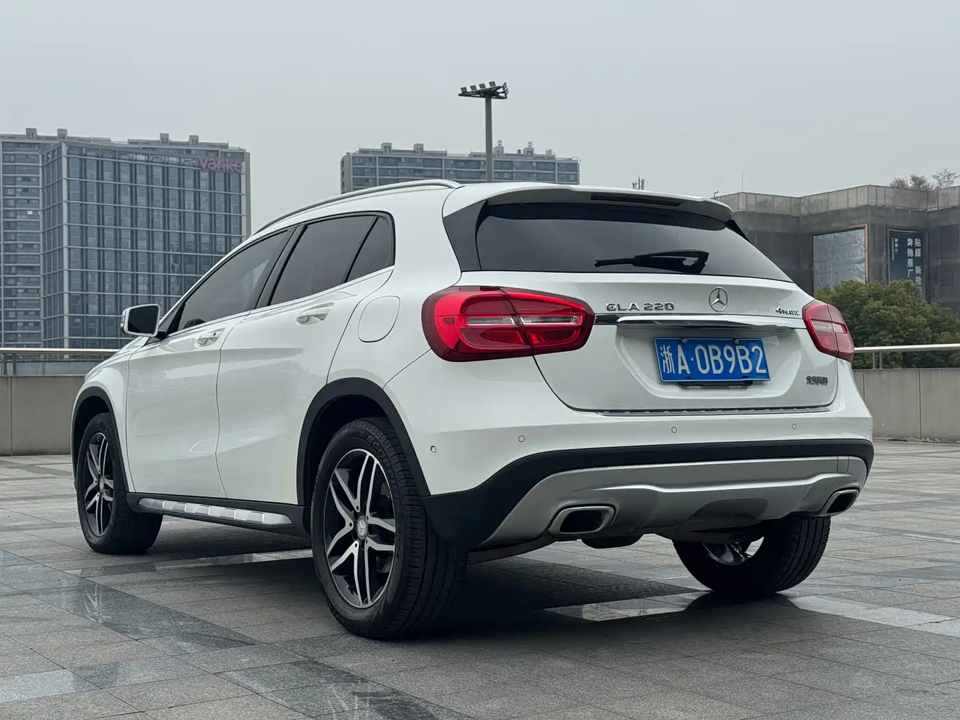 Mercedes-Benz GLA 2015 GLA 220 4MATIC Fashion Edition фото 7