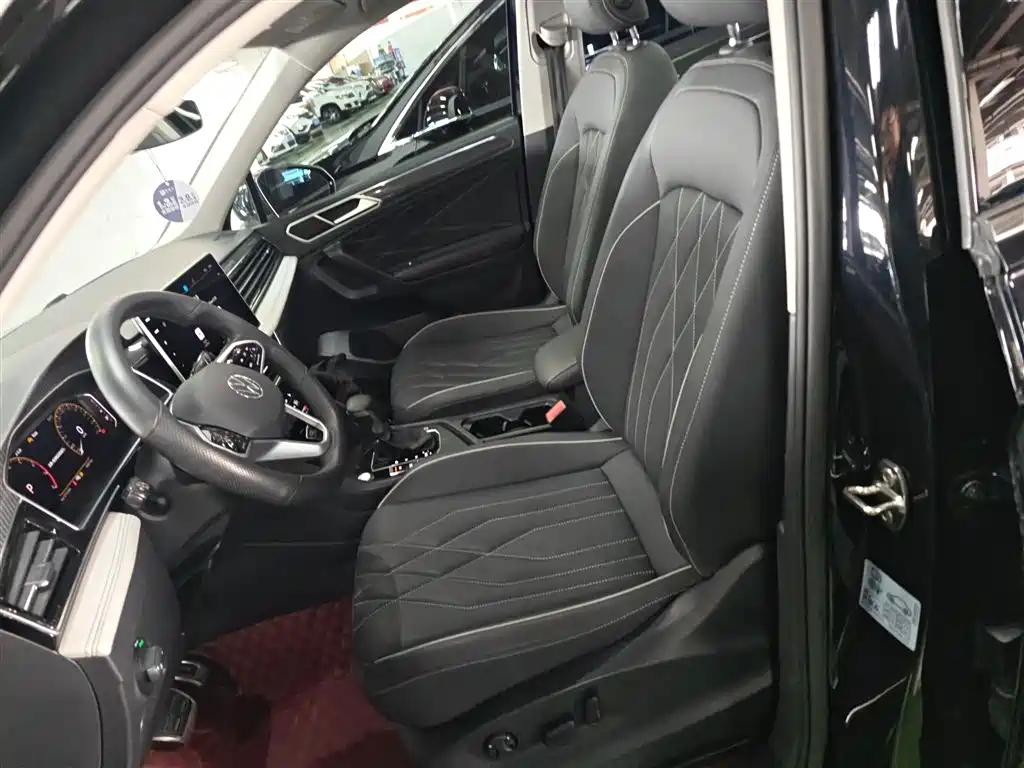 Volkswagen Tiguan L 2023 330TSI Auto 2WD R-Line Premium Edition фото 11
