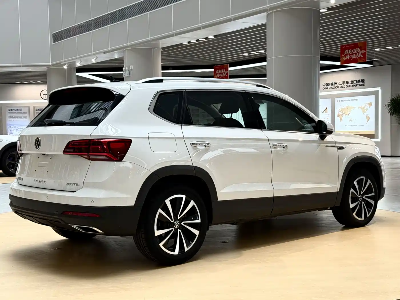 Volkswagen Tharu 2022 280TSI FWD Luxury Edition фото 6