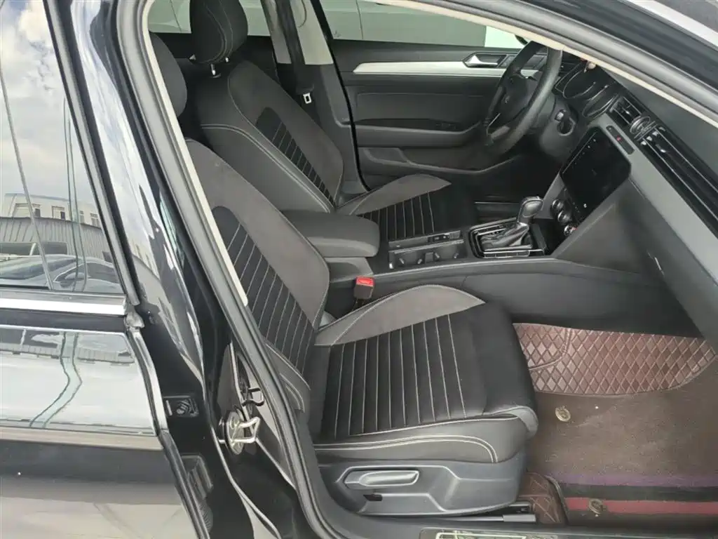 Volkswagen Magotan 2020 280TSI DSG Comfort фото 25