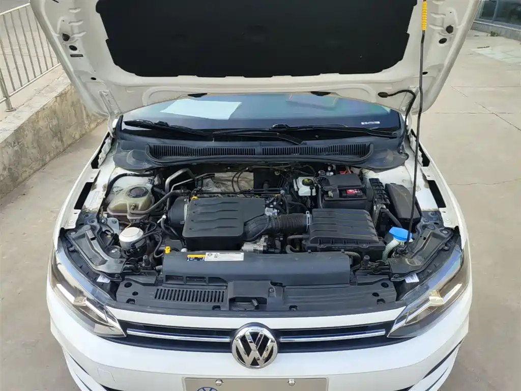 Volkswagen Polo 2019 Plus 1.5L Automatic Panorama Enjoyment Edition фото 20