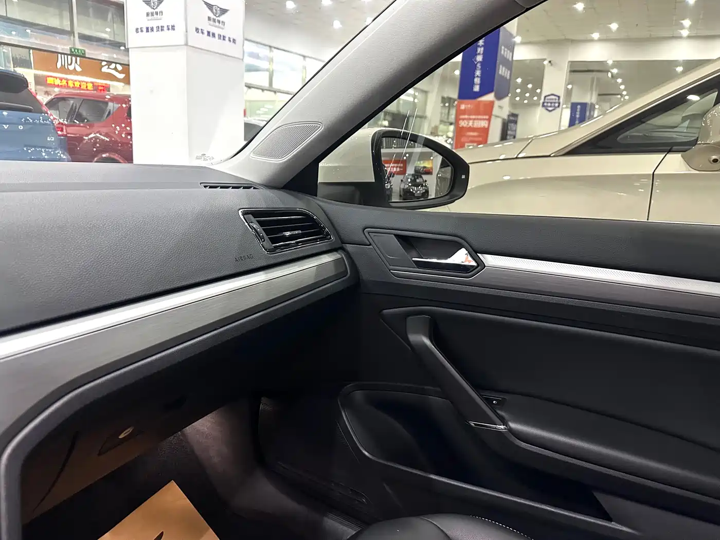 Volkswagen Lamando 2021 280TSI DSG Comfort Edition фото 16