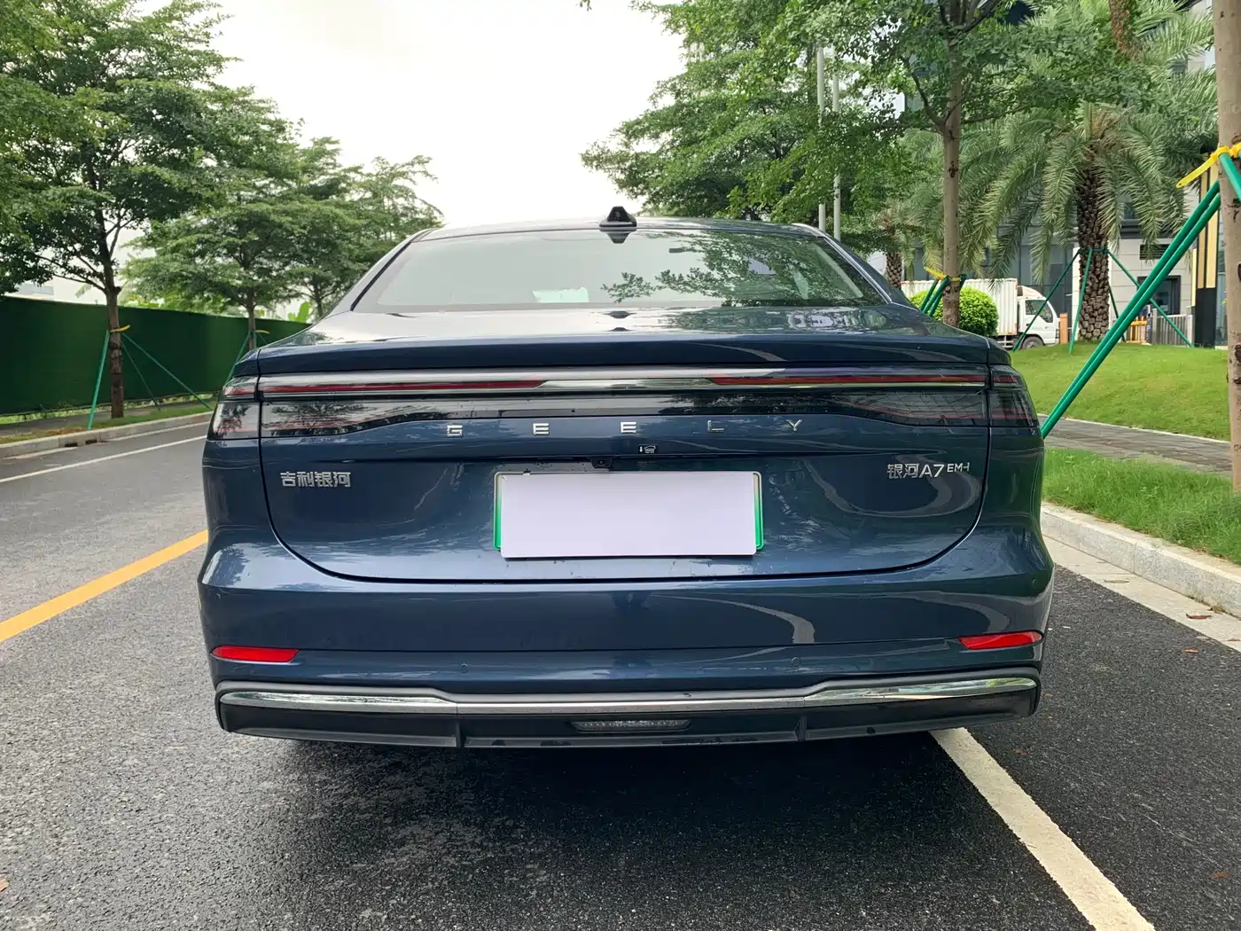Geely Galaxy Galaxy A7 2025 EM-i 150km Explorer+ Edition фото 5