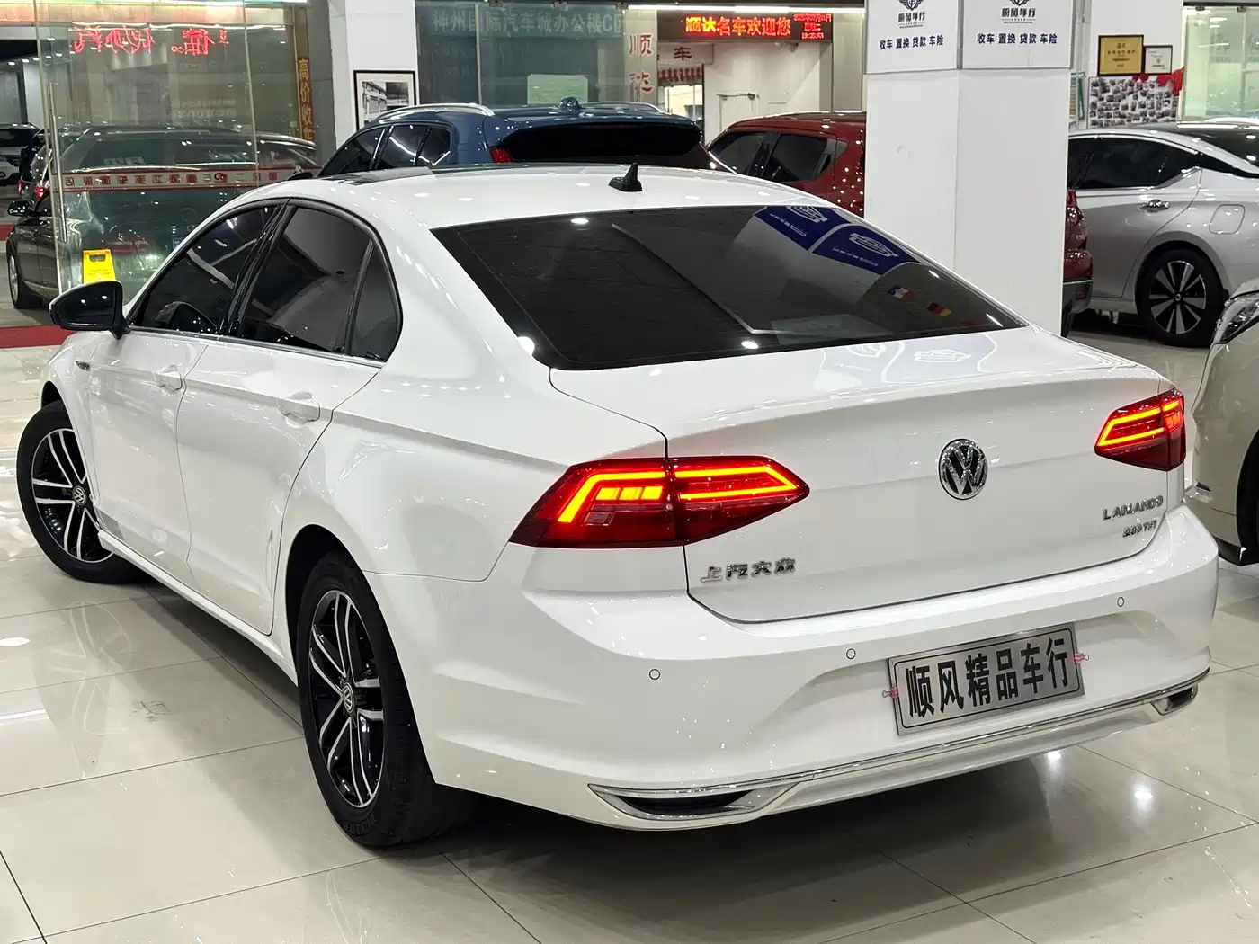 Volkswagen Lamando 2021 280TSI DSG Comfort Edition фото 28