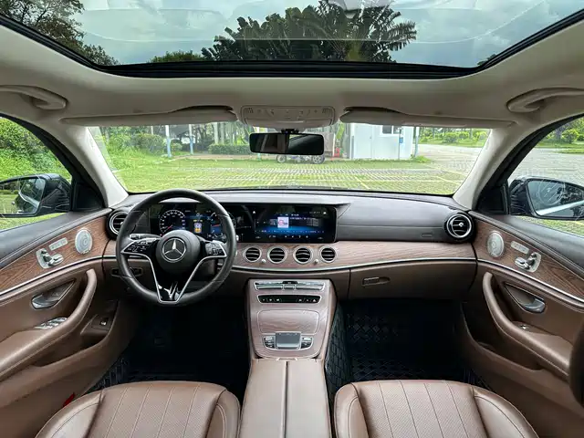 Mercedes-Benz E-Class 2022 E 300 L Luxury — фото 5
