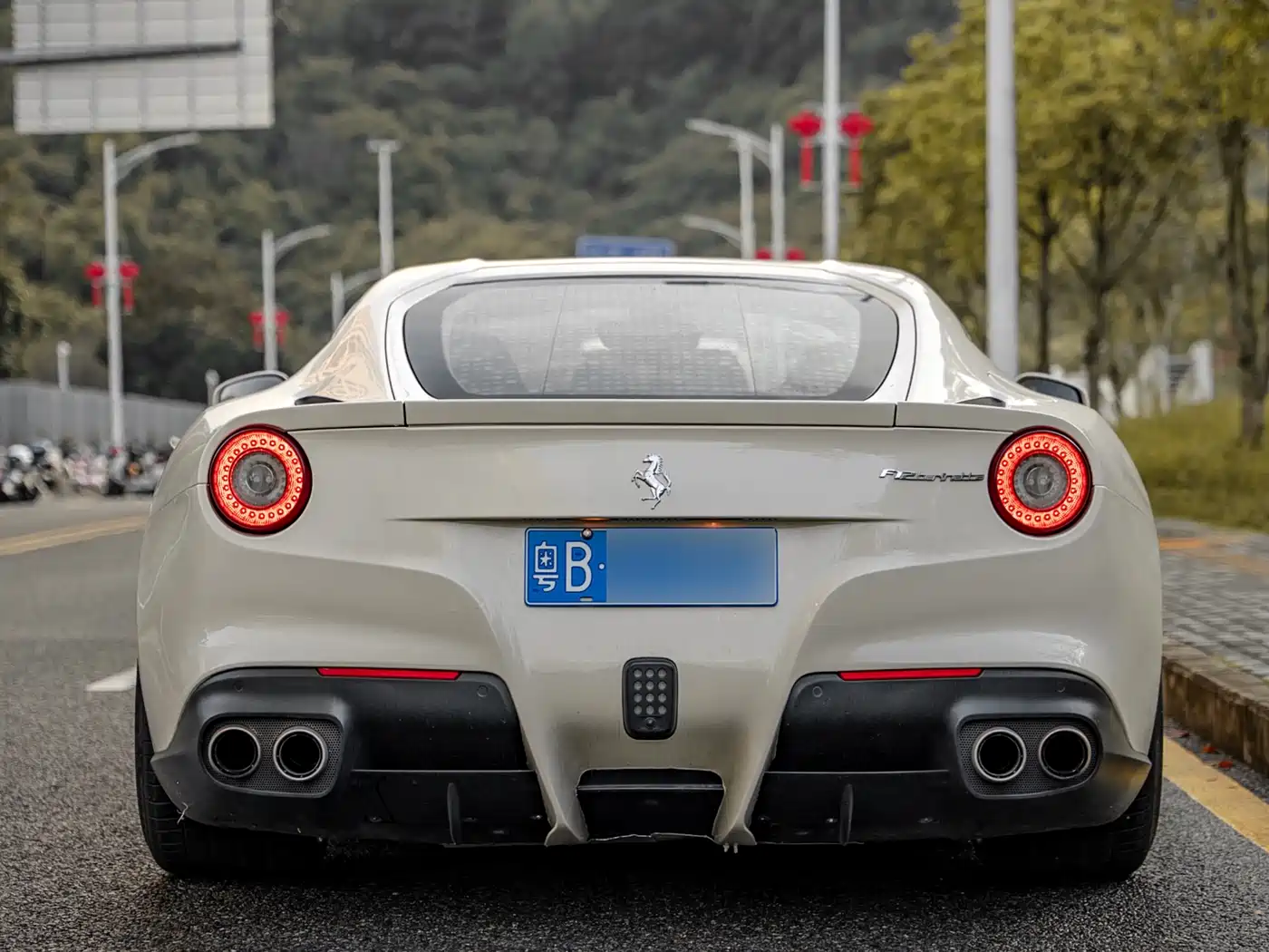 Ferrari F12berlinetta 2013 6.3L Standard фото 15
