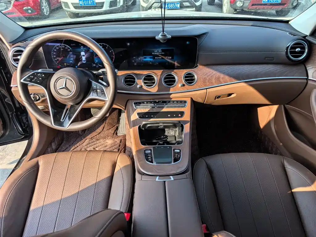 Mercedes-Benz E-Class 2023 E 300 L Fashion фото 11