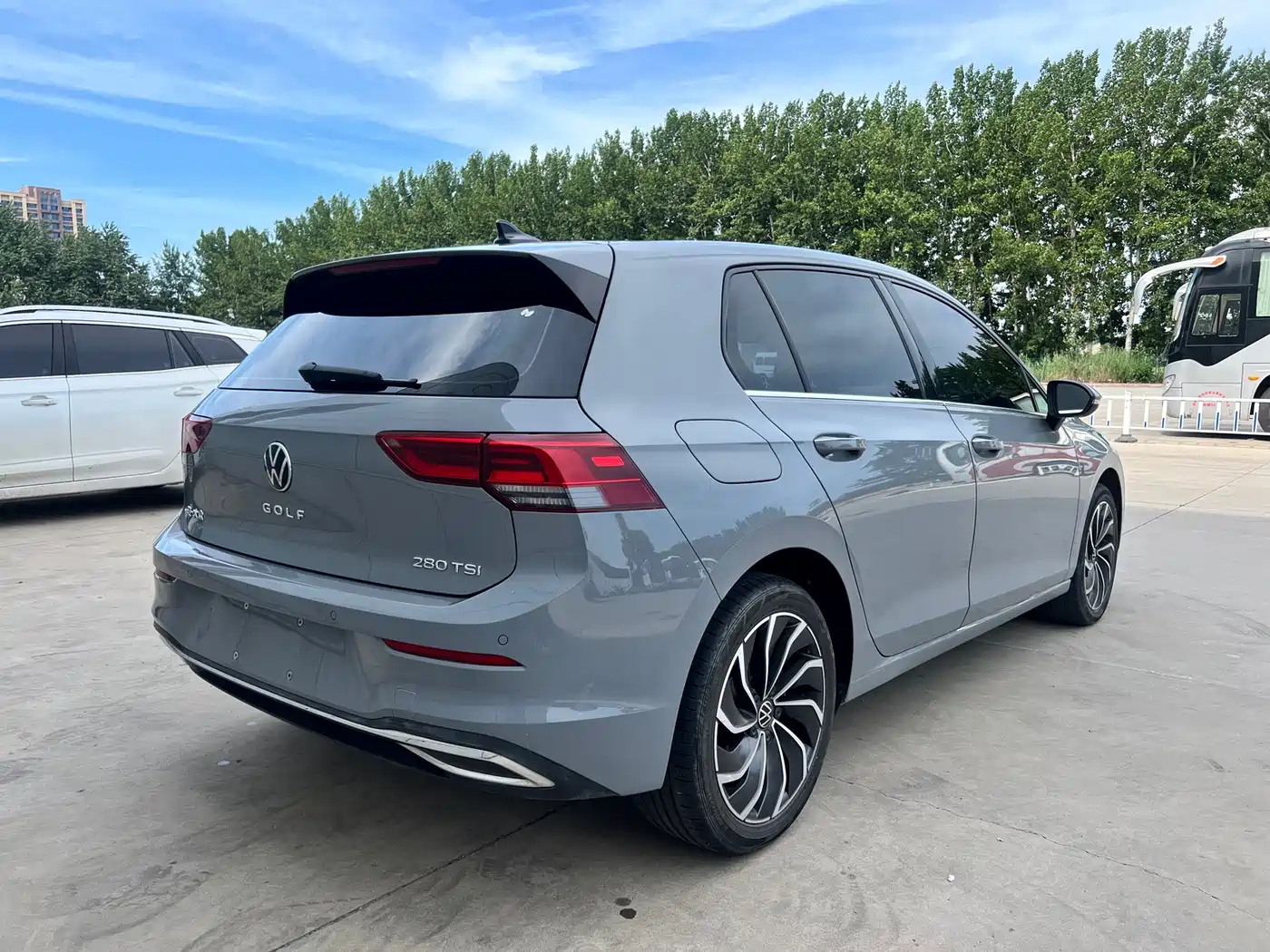 Volkswagen Golf 2023 280TSI DSG Pro 20th Anniversary Edition фото 16