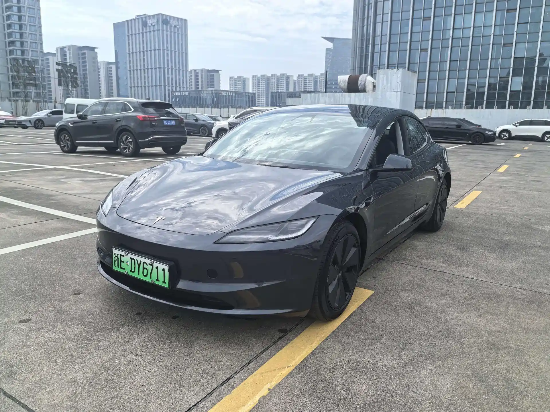 Фото 2 - Tesla Model 3