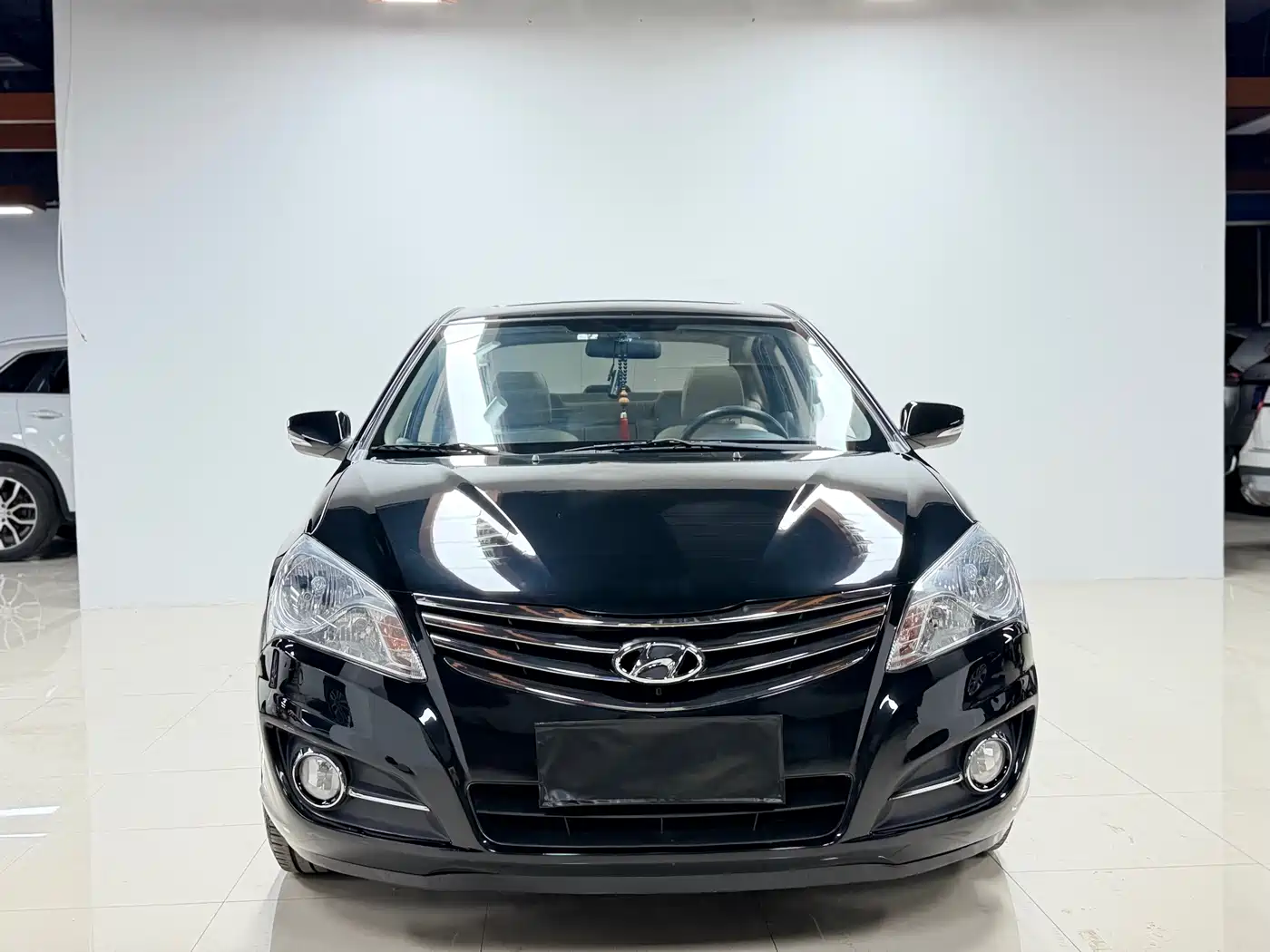 Hyundai Elantra 2011 1.6L Automatic Luxury фото 2