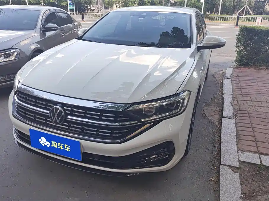 Volkswagen Sagitar 2023 300TSI DSG Surpassing Edition фото 2
