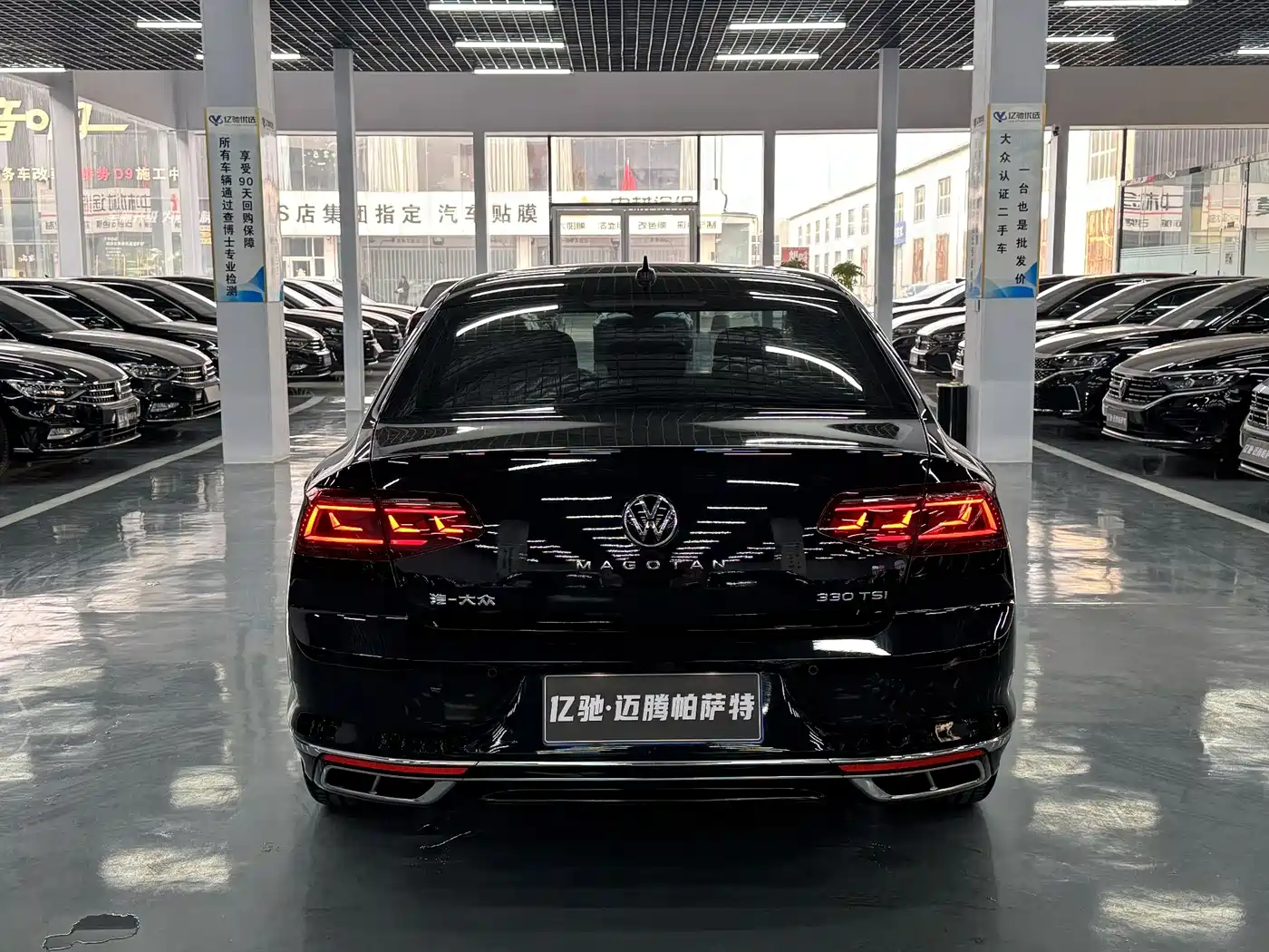 Volkswagen Magotan 2023 Model 2 Million Commemorative Edition 330TSI DSG Luxury фото 5