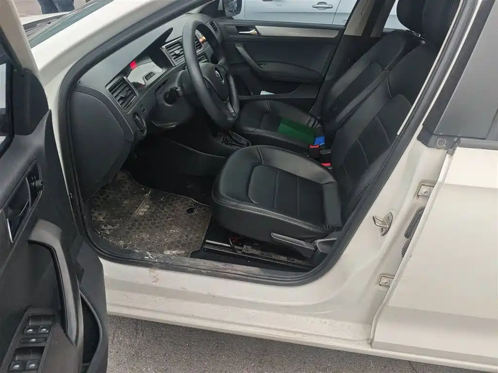 Volkswagen Santana 2015 Gran Santana 1.6L Automatic Trend фото 14