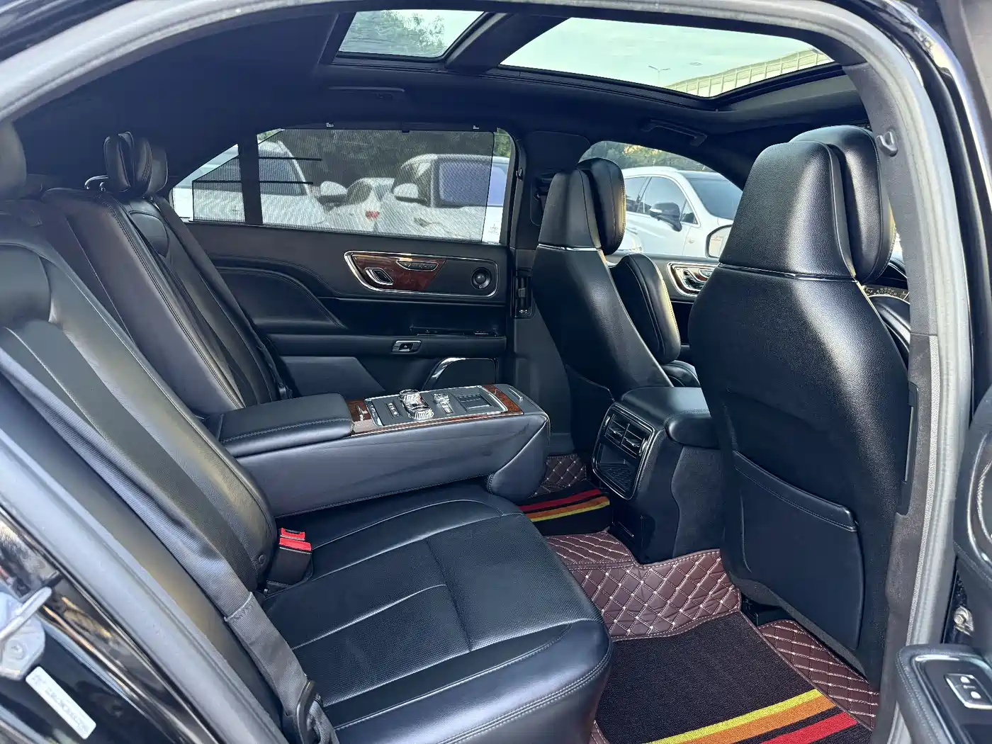 Lincoln Continental 2017 3.0T AWD Prestige Edition фото 13