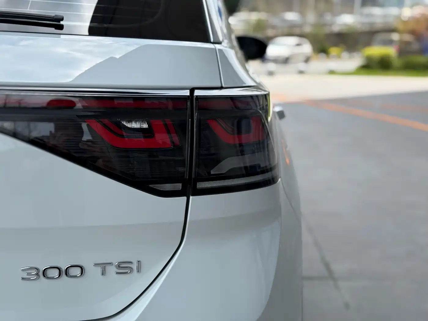 Volkswagen T-ROC 2023 300TSI DSG 2WD Dawn Edition фото 9