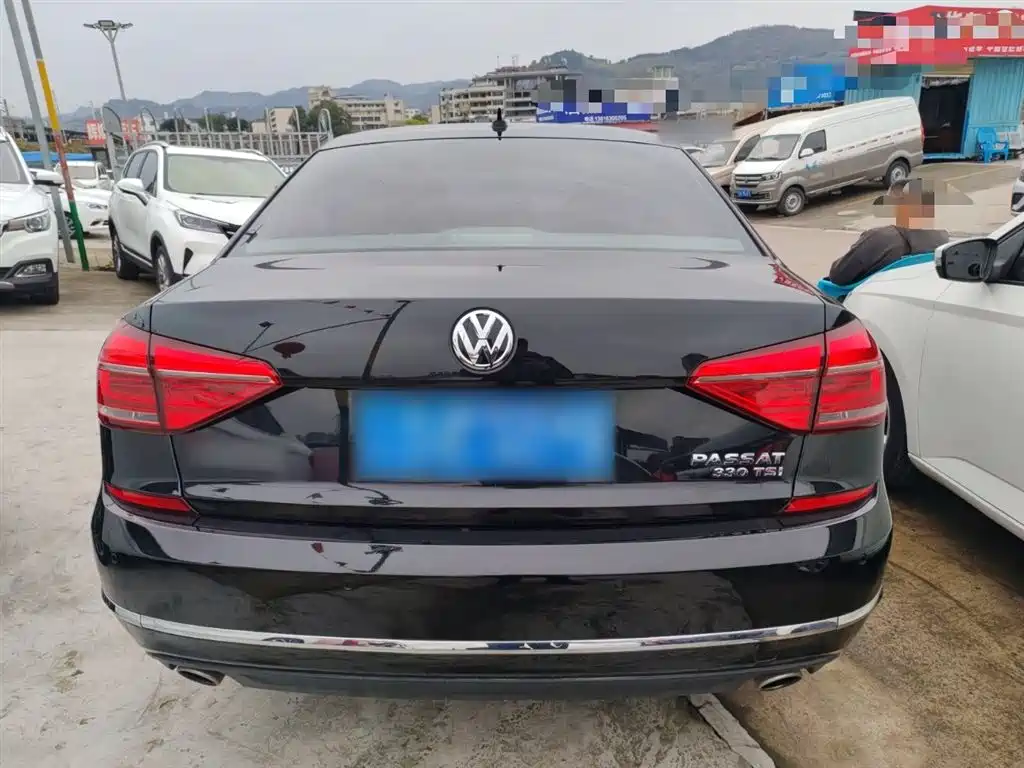 Volkswagen Passat 2017 330TSI DSG Prestige фото 6