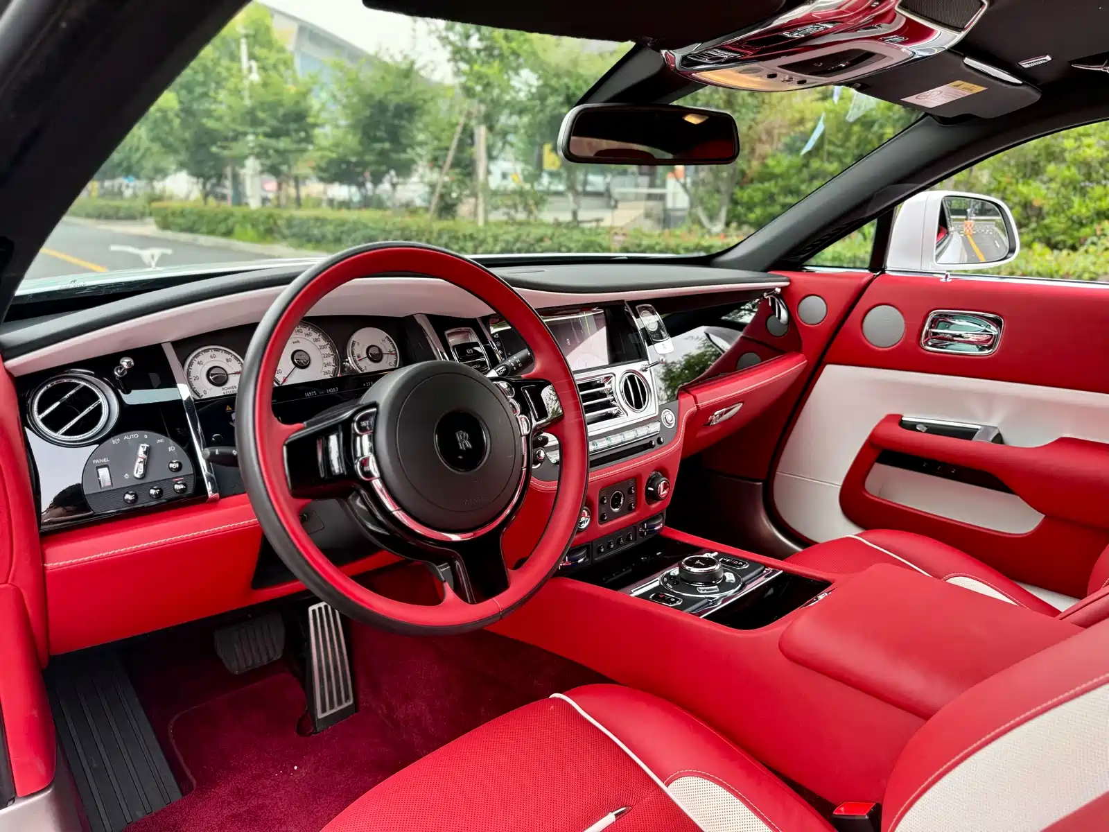 Фото 4 - Rolls-Royce Wraith
