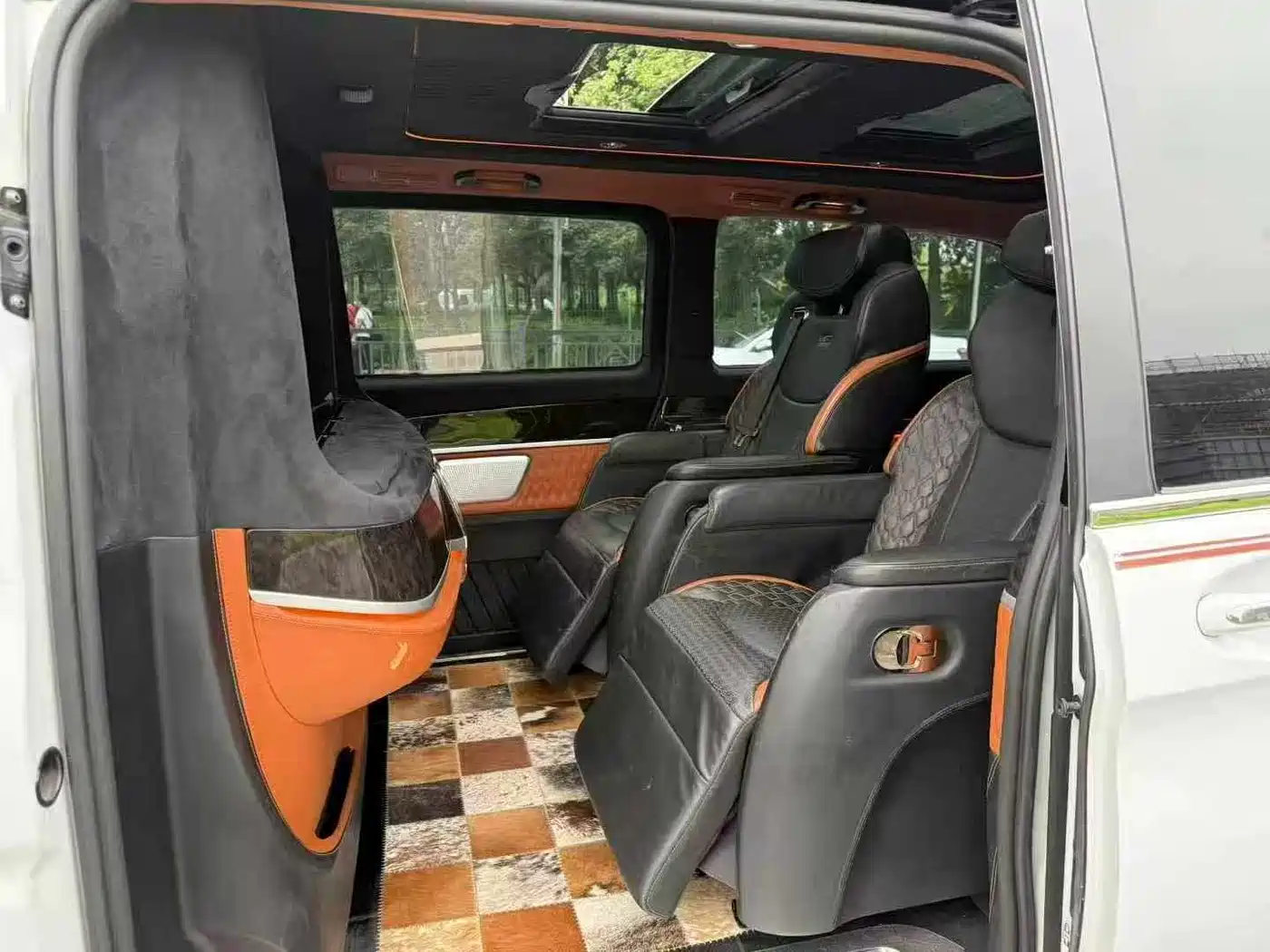 Mercedes-Benz V-Class фото 6