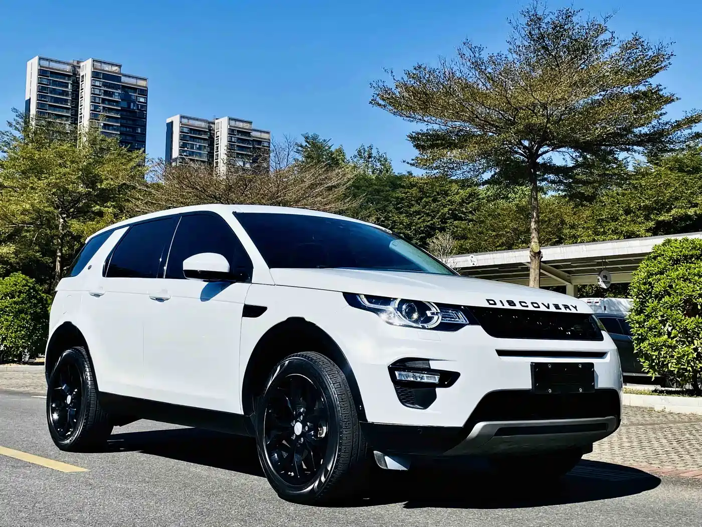 Land Rover Discovery Sport 2018 240PS HSE Edition фото 3