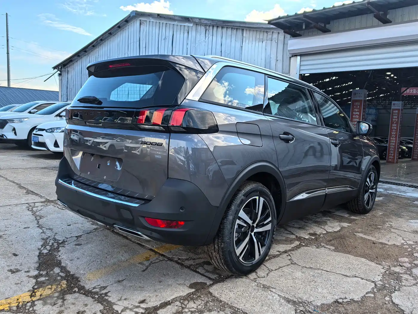 Peugeot 5008 фото 4