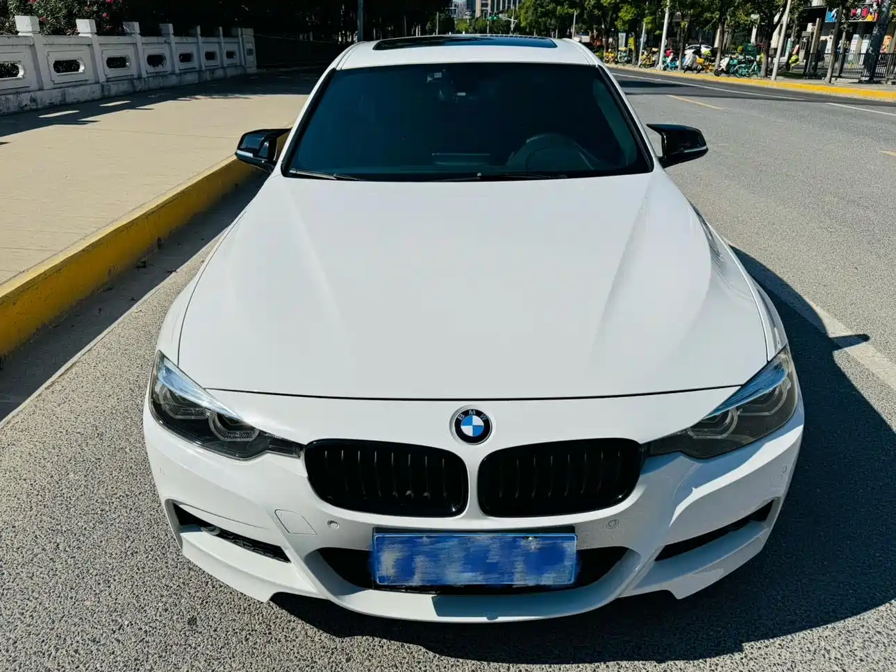 BMW 3 Series 2018 320i M Sport Black Night Edition фото 2