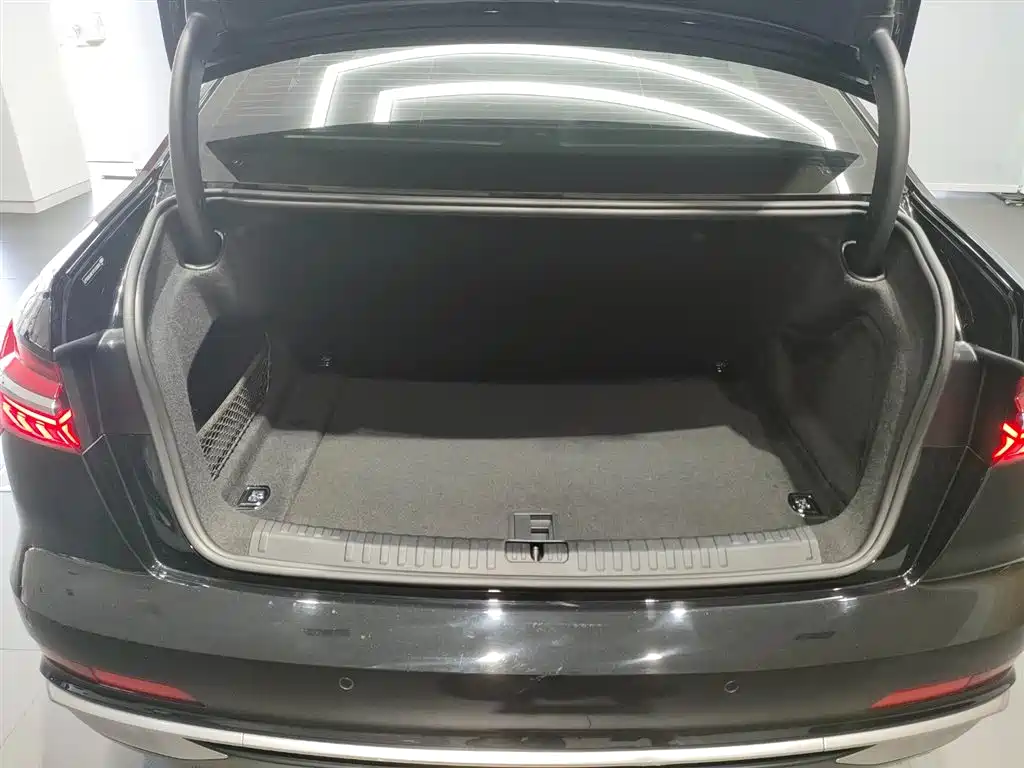 Audi A6L 2023 Facelift 45 TFSI Premium Dynamic фото 9